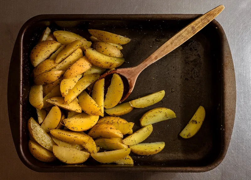 Best Oven Bakeware Set in Egypt: Aluminum, Granite, Pyrex, or Stainless?