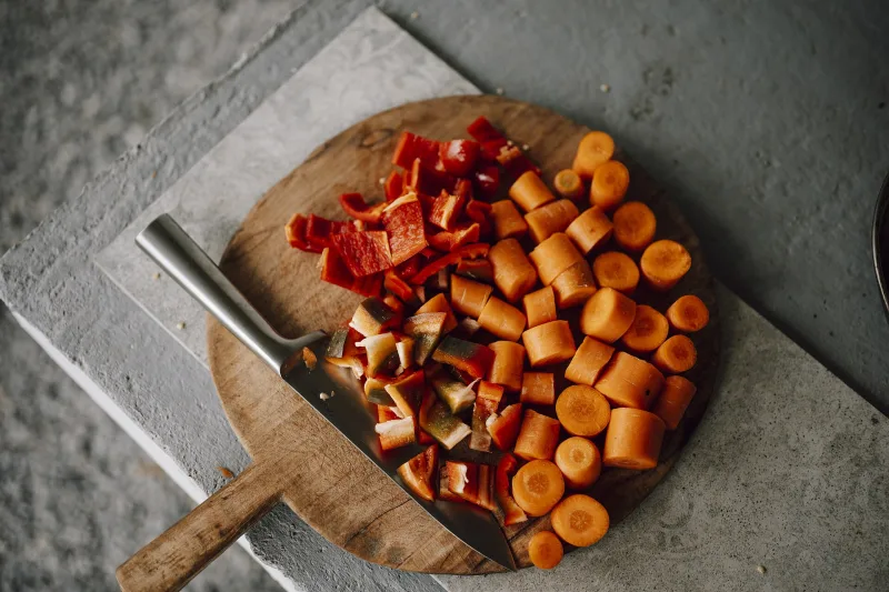 The Best Cutting Board in Egypt: Wood, Bamboo, or Plastic?